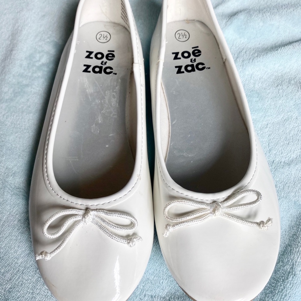 Girls white dress flat SZ 2.5 Cute summer slipper!